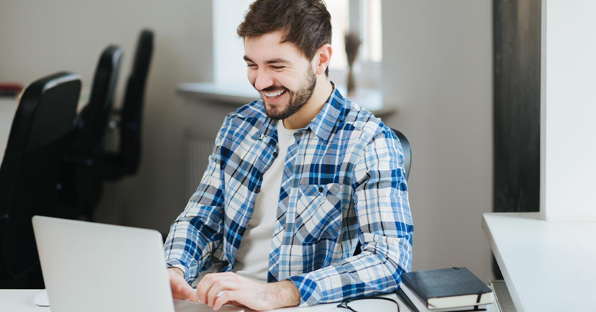Como um sistema de aprovação de artes pode reduzir os custos da sua empresa?