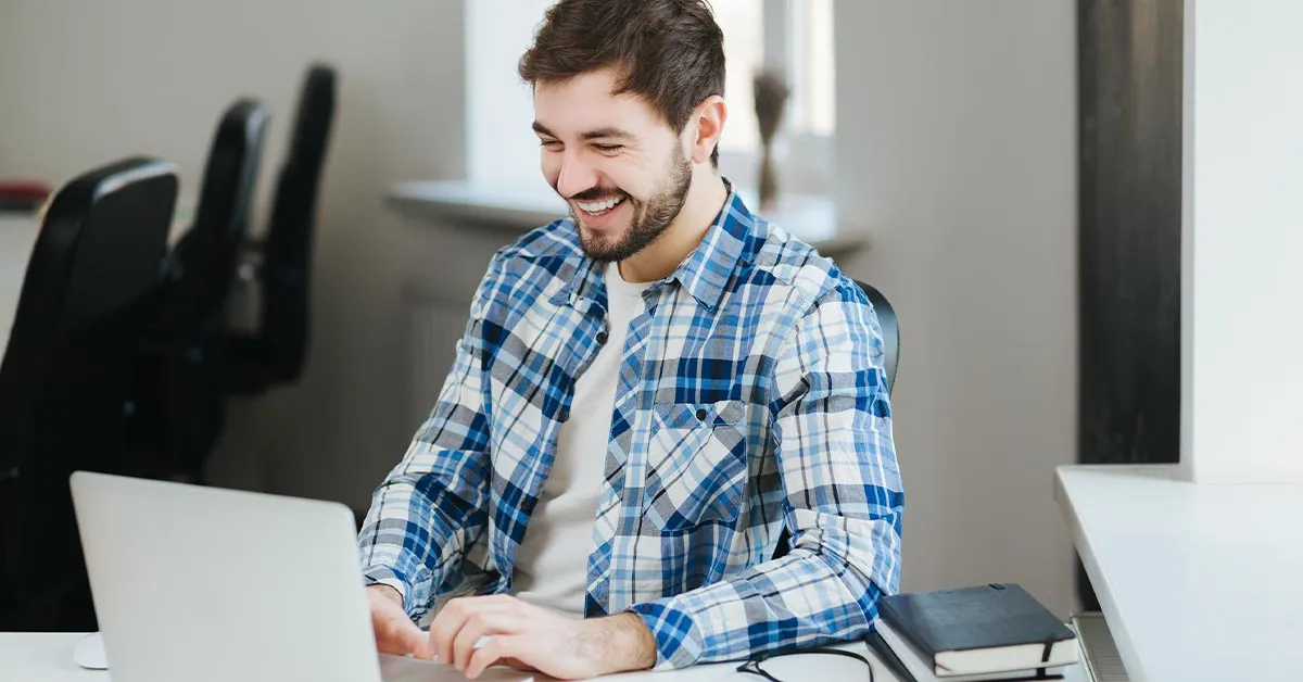 Como um sistema de aprovação de artes pode reduzir os custos da sua empresa?